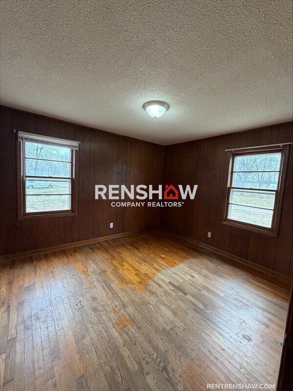 Building Photo - 179 W Main St