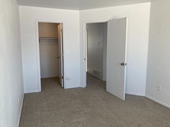 Building Photo - 521 San Juan Circle