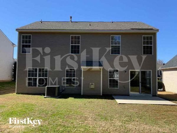 Building Photo - 1011 Bridleside Dr
