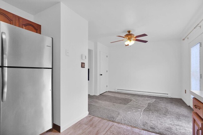 Building Photo - Charming 3 Bedroom, 1.5 Bath Townhome in Elizabethtown!