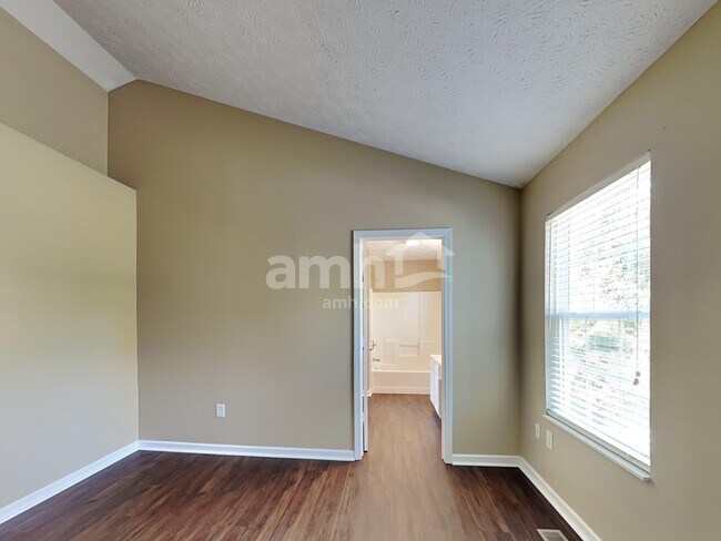 Building Photo - 12700 Hearthstone Dr