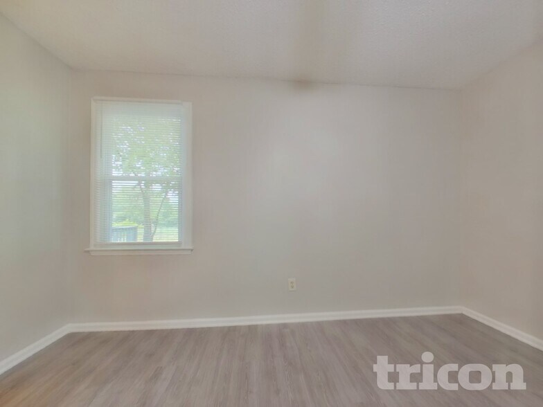 Building Photo - 424 Westridge Rd