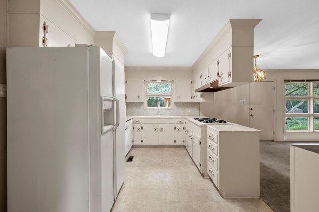 Building Photo - Private Woodway Retreat