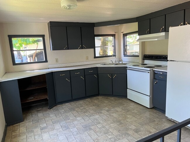Building Photo - Great Single Level Home!