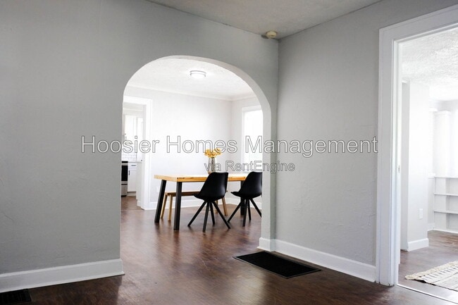 Building Photo - 2035 E 43rd St