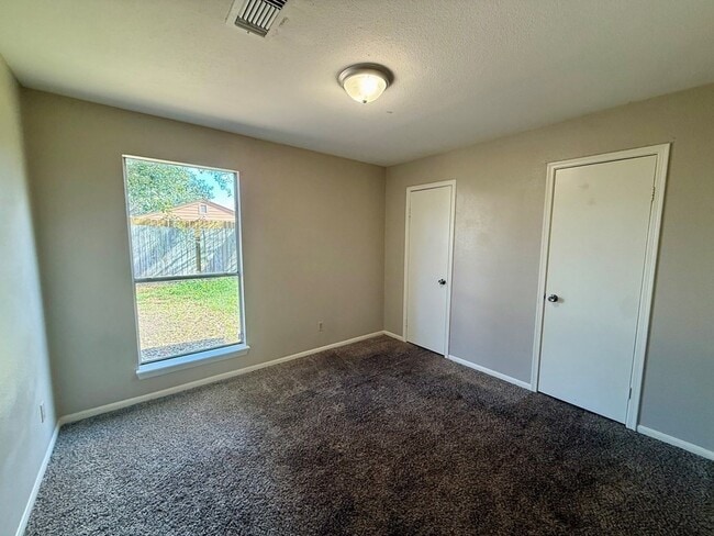 Building Photo - 4411 Rattan Ave
