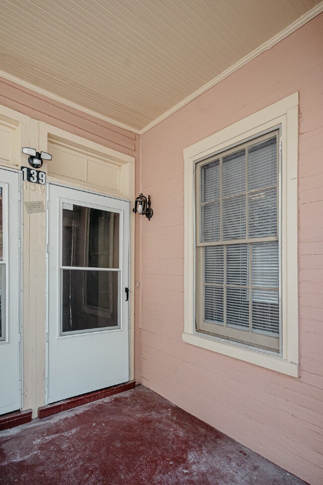 Building Photo - Renovated 2 Bed 2 Bath Charleston Victorian Home