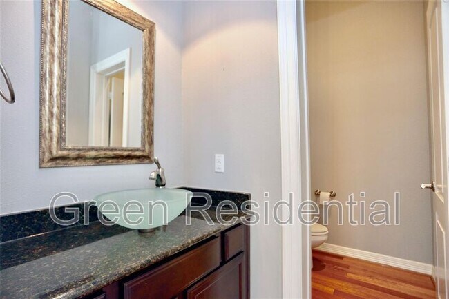 Building Photo - 114 Heights Blvd