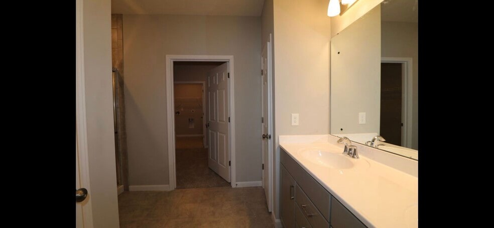 Building Photo - 1701 Glade Valley Dr