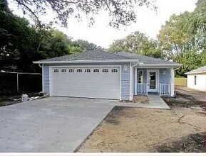 Building Photo - 2438 Princeton Ave