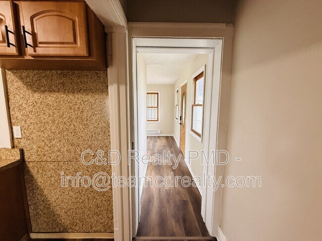 Building Photo - 16105 Walden Ave