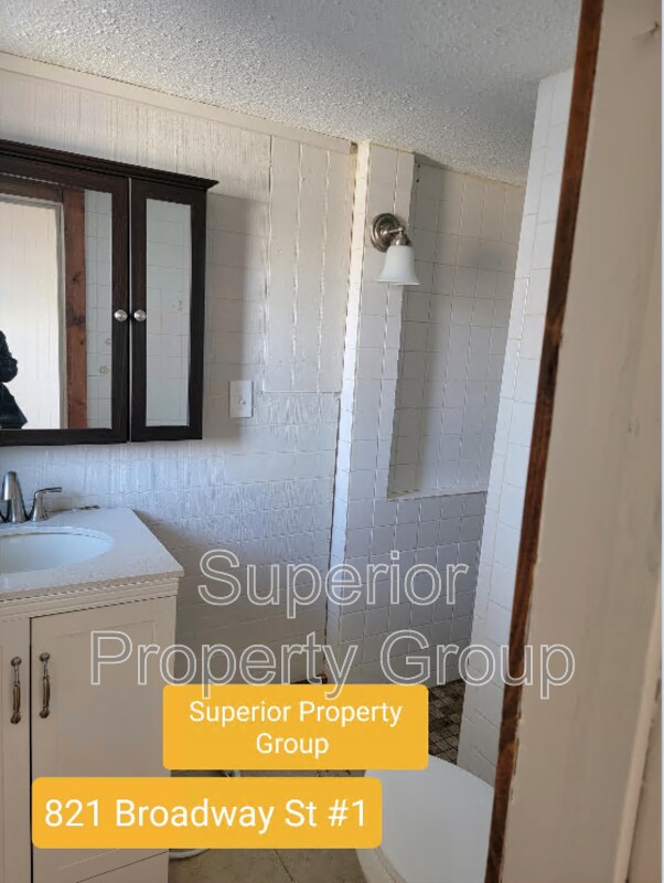 Building Photo - 821 Broadway