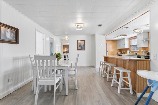 Building Photo - 10104 Johns Bayou Rd