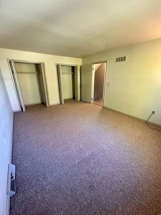 Building Photo - 20 N Poplar Ct