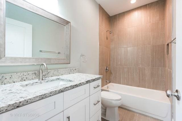 Full Bathroom - 2237 W 18th St