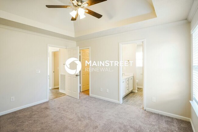 Building Photo - 4 Bedroom Pet-Friendly Home in GALLATIN, TN with Main Street Renewal