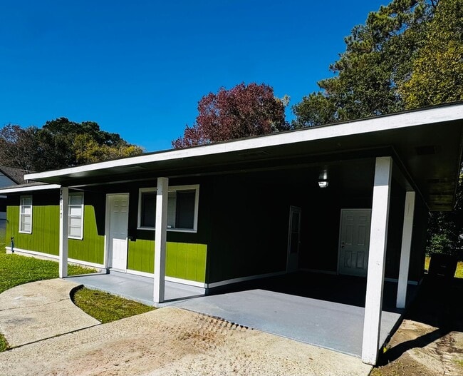 Building Photo - 3617 Clayton Dr