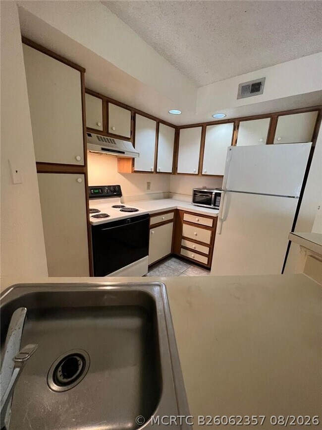 Building Photo - 12730 Vista Isles Dr