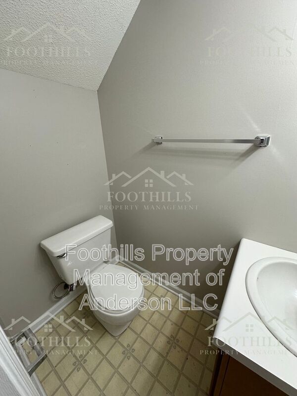 Building Photo - 119 Woodland Dr
