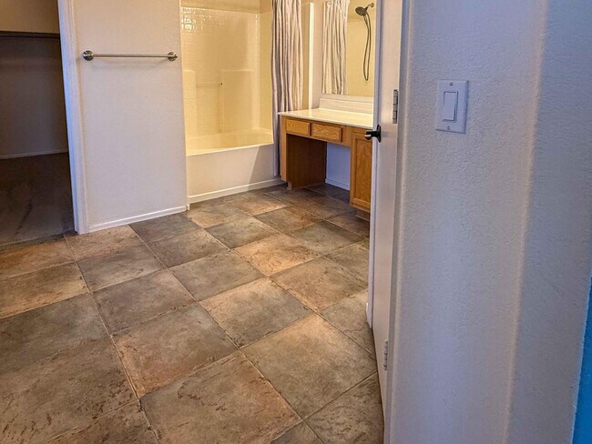 Building Photo - 3103 W Zachary Dr