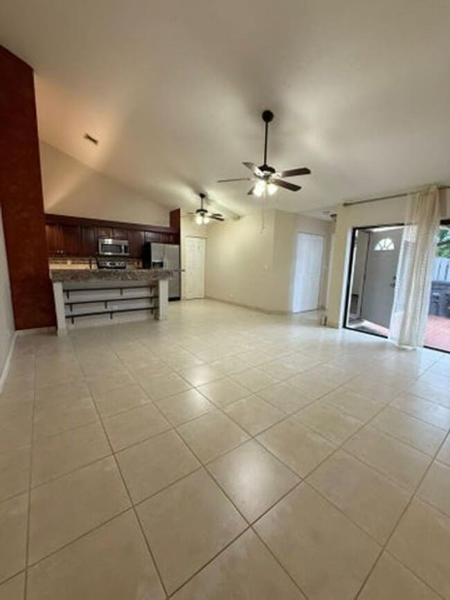 Building Photo - 8845 Center Ct Dr