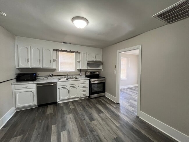 Building Photo - Charming 2 Bedroom / 1 Bath Home in Joelto...