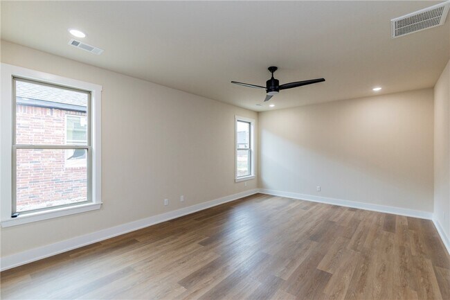Building Photo - 2104 Dagan St
