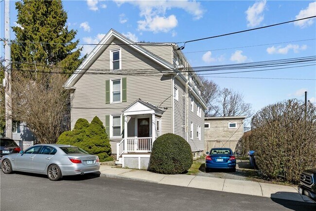 Building Photo - 41 Freeborn St