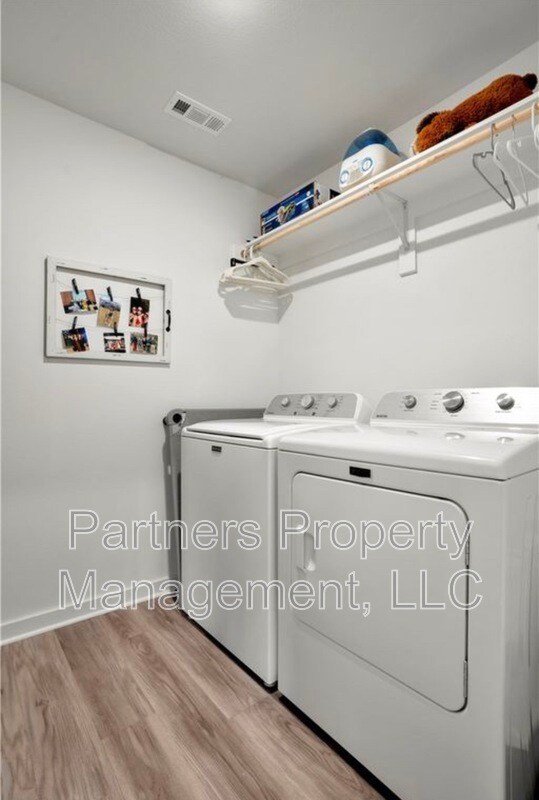 Building Photo - 4435 W Canyon Run Dr