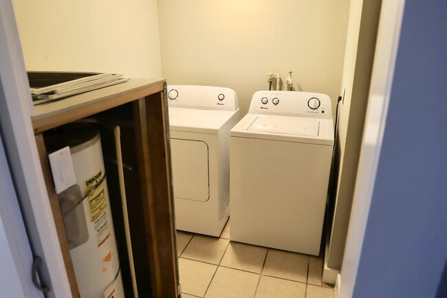 Building Photo - Recently Remodeled 3 bedroom 2 bath Home - Close to State Capitol - On BUS LINE