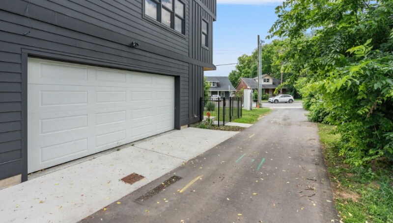 Building Photo - 1258 1st Ave S