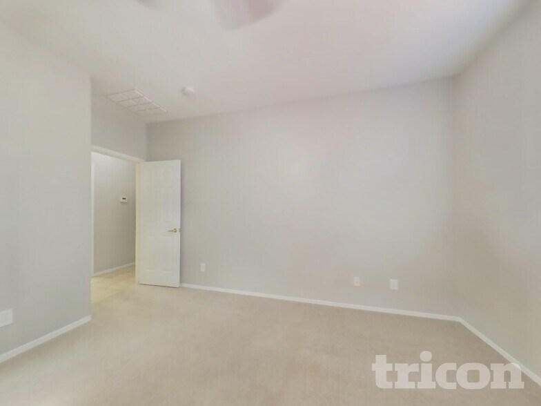 Building Photo - 39815 N Bridlewood Way