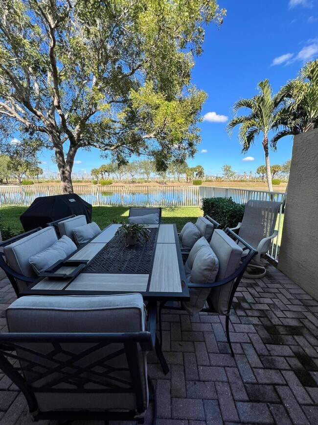 Building Photo - 217 Berenger Walk