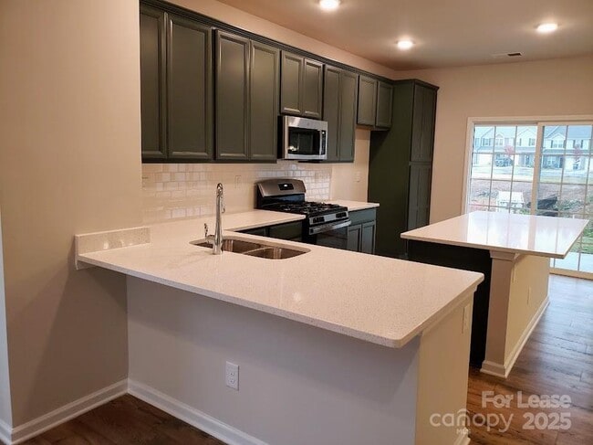 Building Photo - 543 San Marco Dr