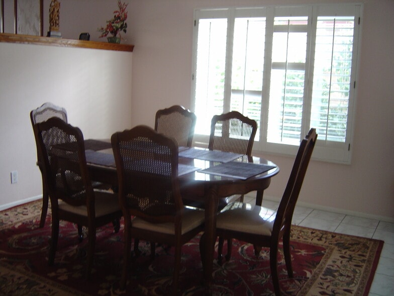 Dining Room - 25 Mecklenberg