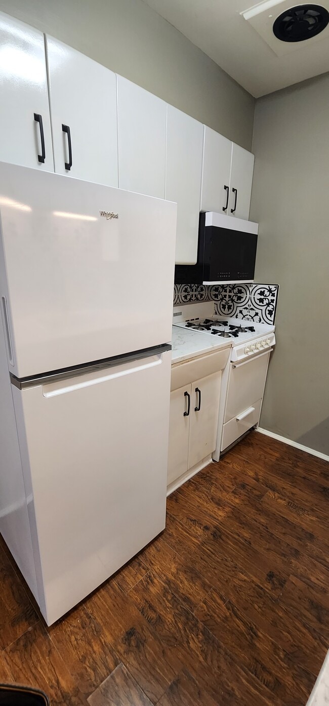 Building Photo - 3377 Brockton Ave