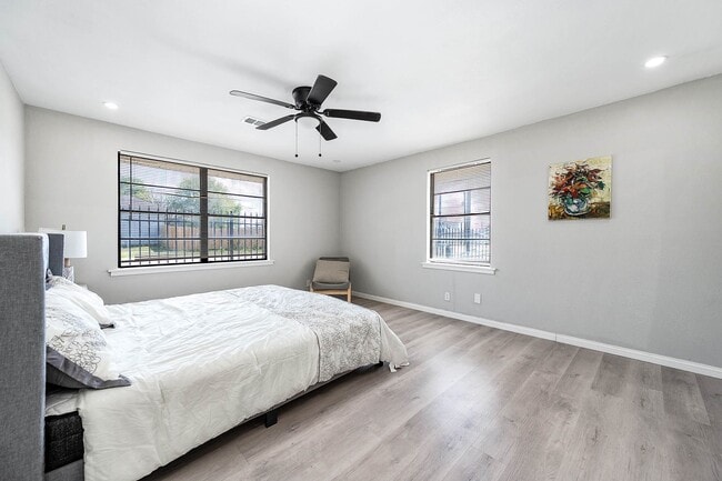 Building Photo - 4356 Phlox St