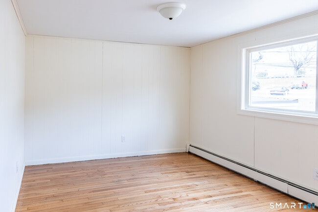 Building Photo - 84 Front St