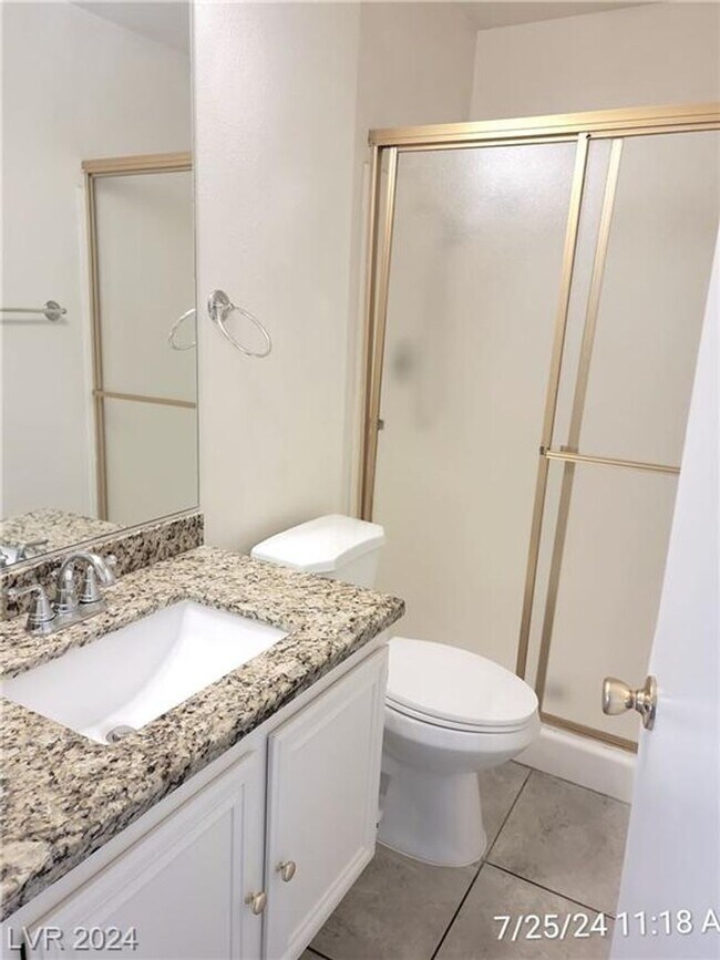 Building Photo - FANTASTIC SINGLE-STORY TOWNHOME JUST MINUT...