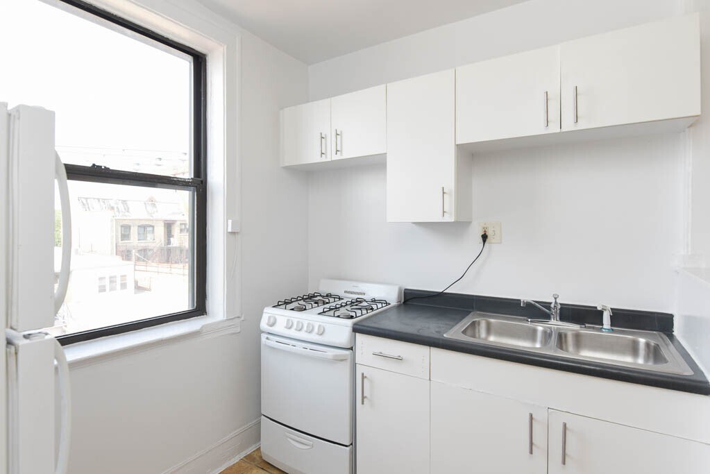 Building Photo - 2334.5 N Spaulding Ave