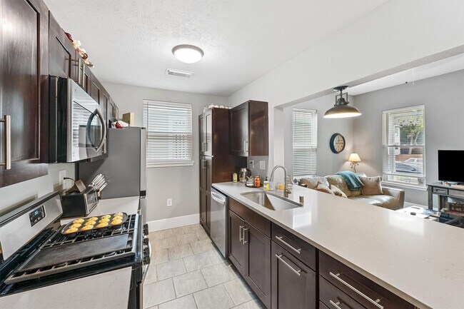 Building Photo - 4912 Avenue R