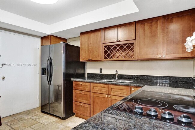 Building Photo - 1301 NE Miami Gardens Dr