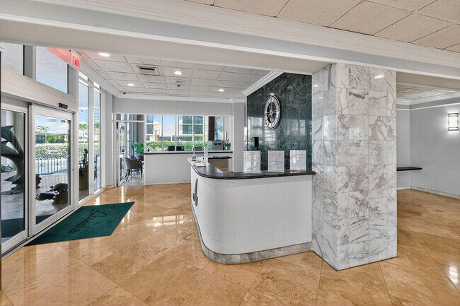 Building Photo - 5440 N Ocean Dr