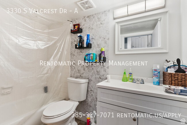 Building Photo - 3330 Yellow Rose Cir