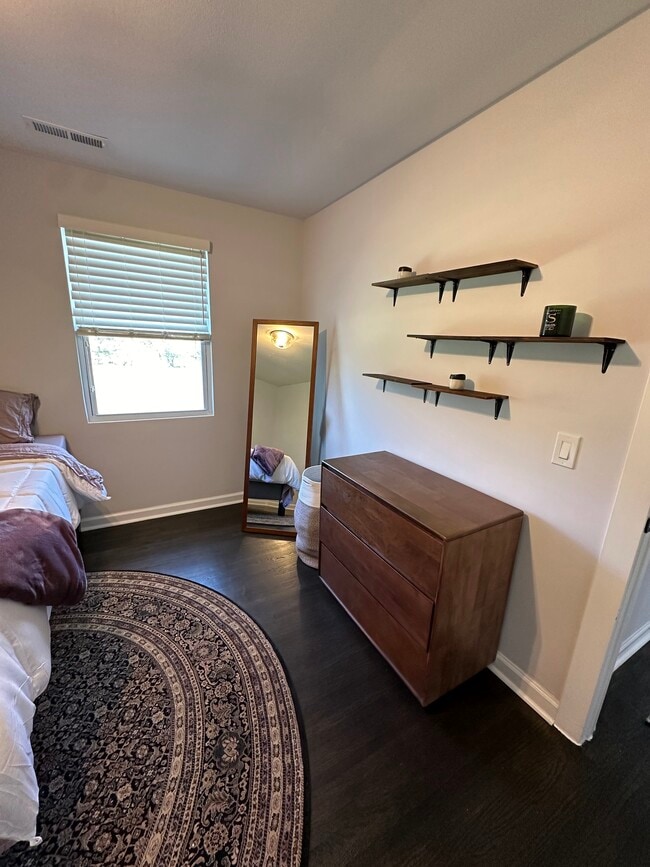 Building Photo - 2828 Emery Dr