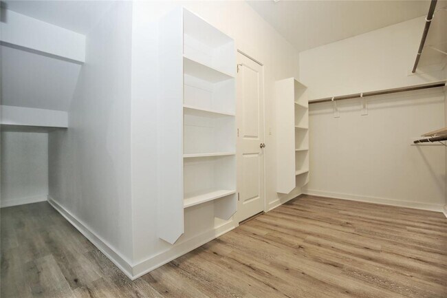 Building Photo - 15502 Pewter Luster Cv