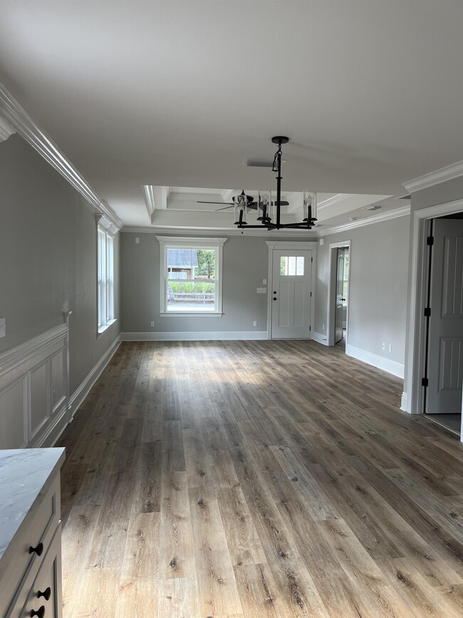 Building Photo - 25 Provo Pl