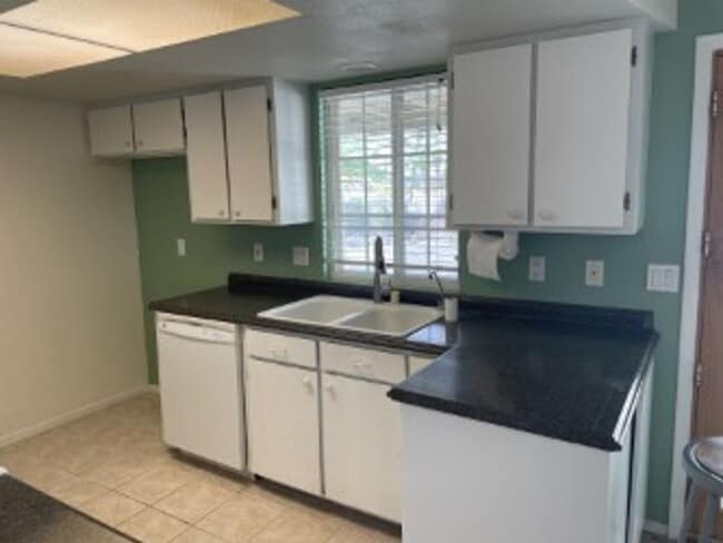 Building Photo - PENDING APPROVED APPLICATION!!!-No longer ...