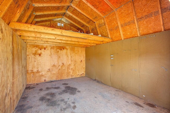 Building Photo - Updated 3 Bedroom Home with a Barn on 2.5 Acres!