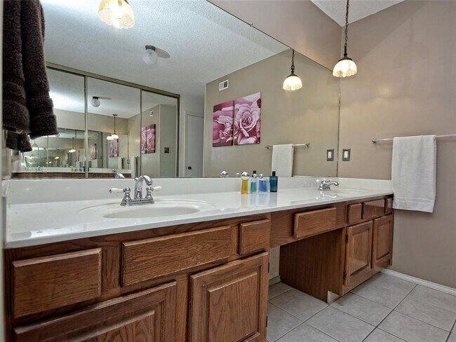 Building Photo - 7801 Palacios Dr